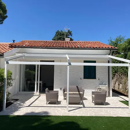 Villetta Trilocale Con Piscina E Spiaggia Incluse Taunus Vacanze Cod 454